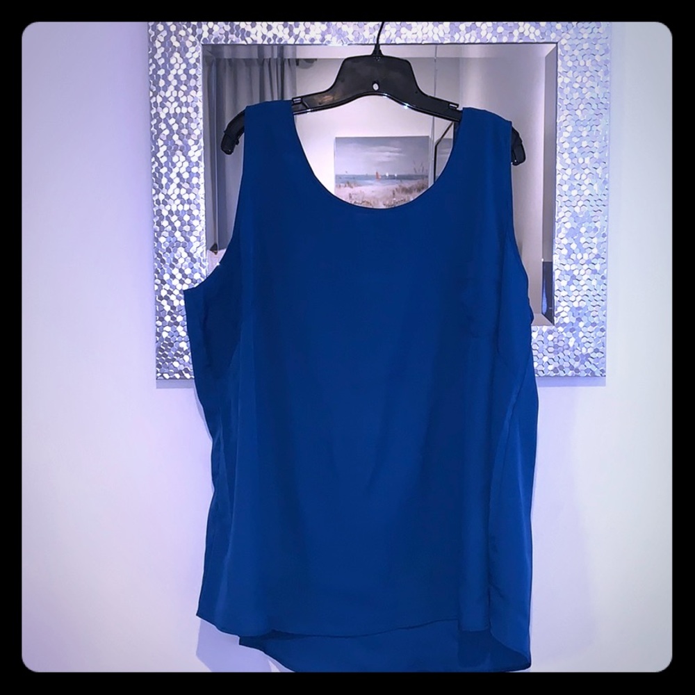 Dress up blue tank top with small front pocket